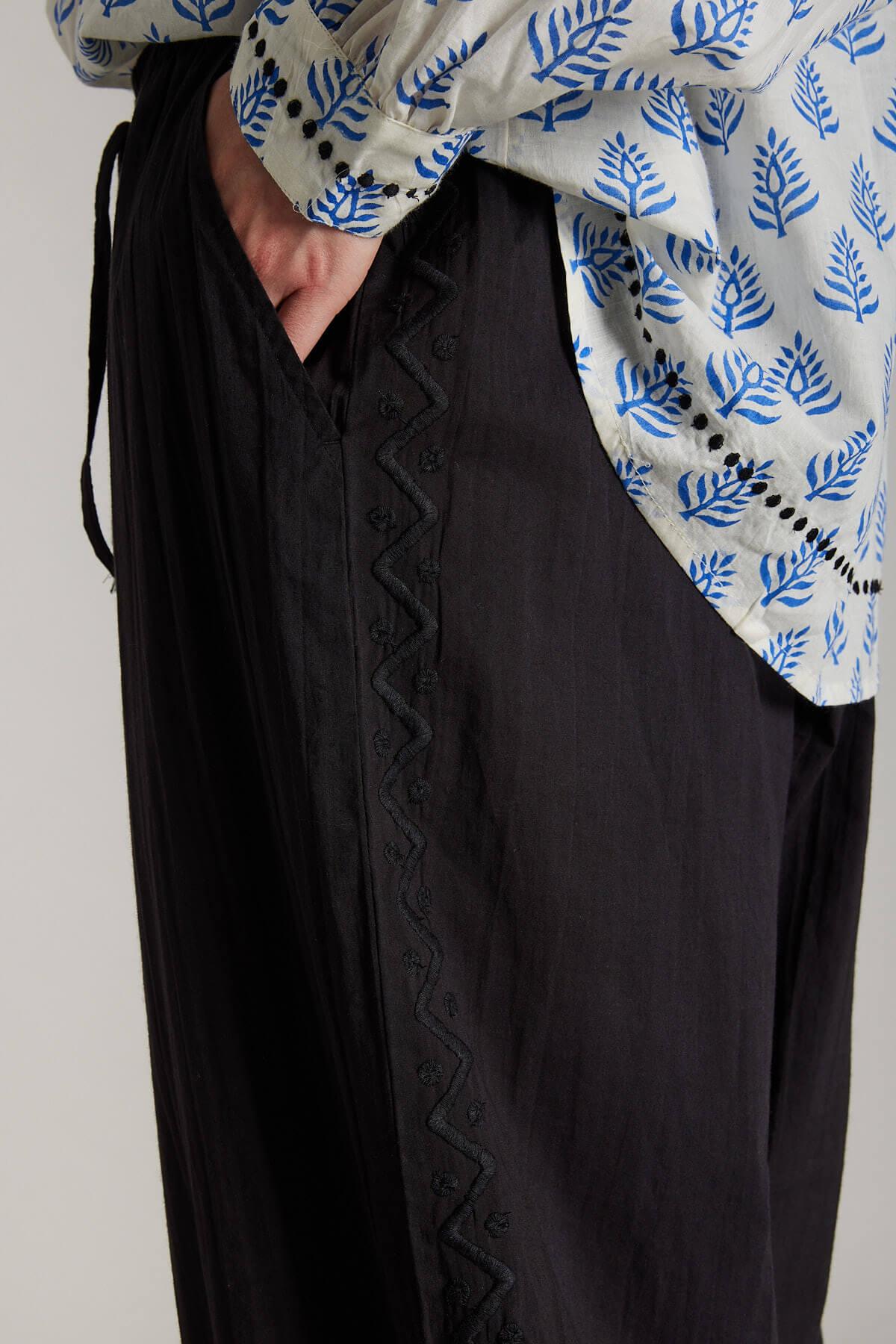 Santa Nina - Haram pants